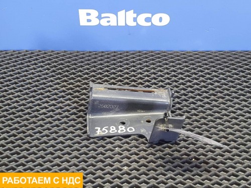 Кронштейн бампера левый