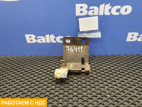 Кронштейн трубки бачка сцепления