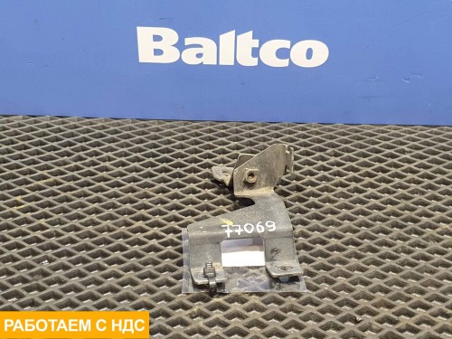 Кронштейн трубопровода